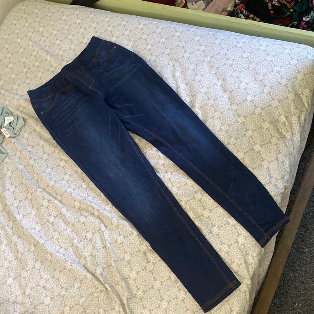 Jeff is worn once, lost weight so don’t need anymore